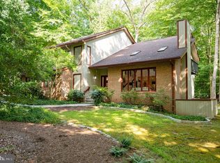 9501 Watts Rd, Great Falls, VA 22066