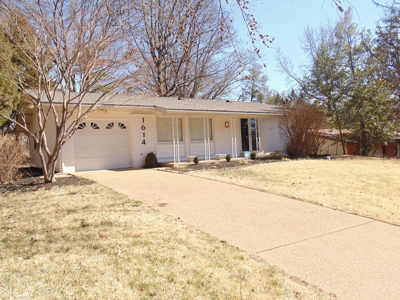 1614 Renoir Ln photo 1