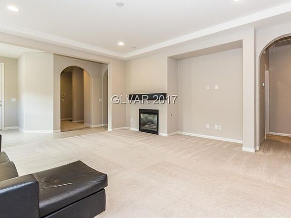 5th image of 242 Windmill Croft Dr