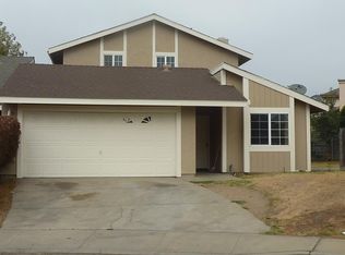 690 Carriage Ct, Salinas, CA 93905
