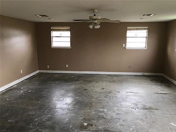 4th image of 529 Farrington Dr