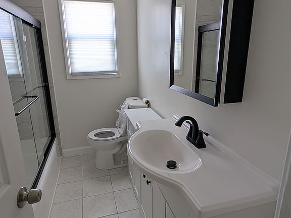 3rd image of 574 W 8th St #576