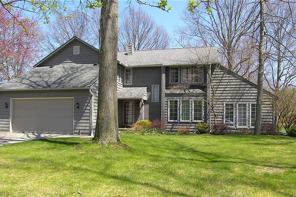 1st image of 303 Greenbriar Dr