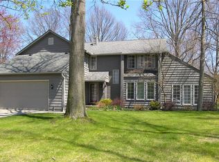 303 Greenbriar Dr, Avon Lake, OH