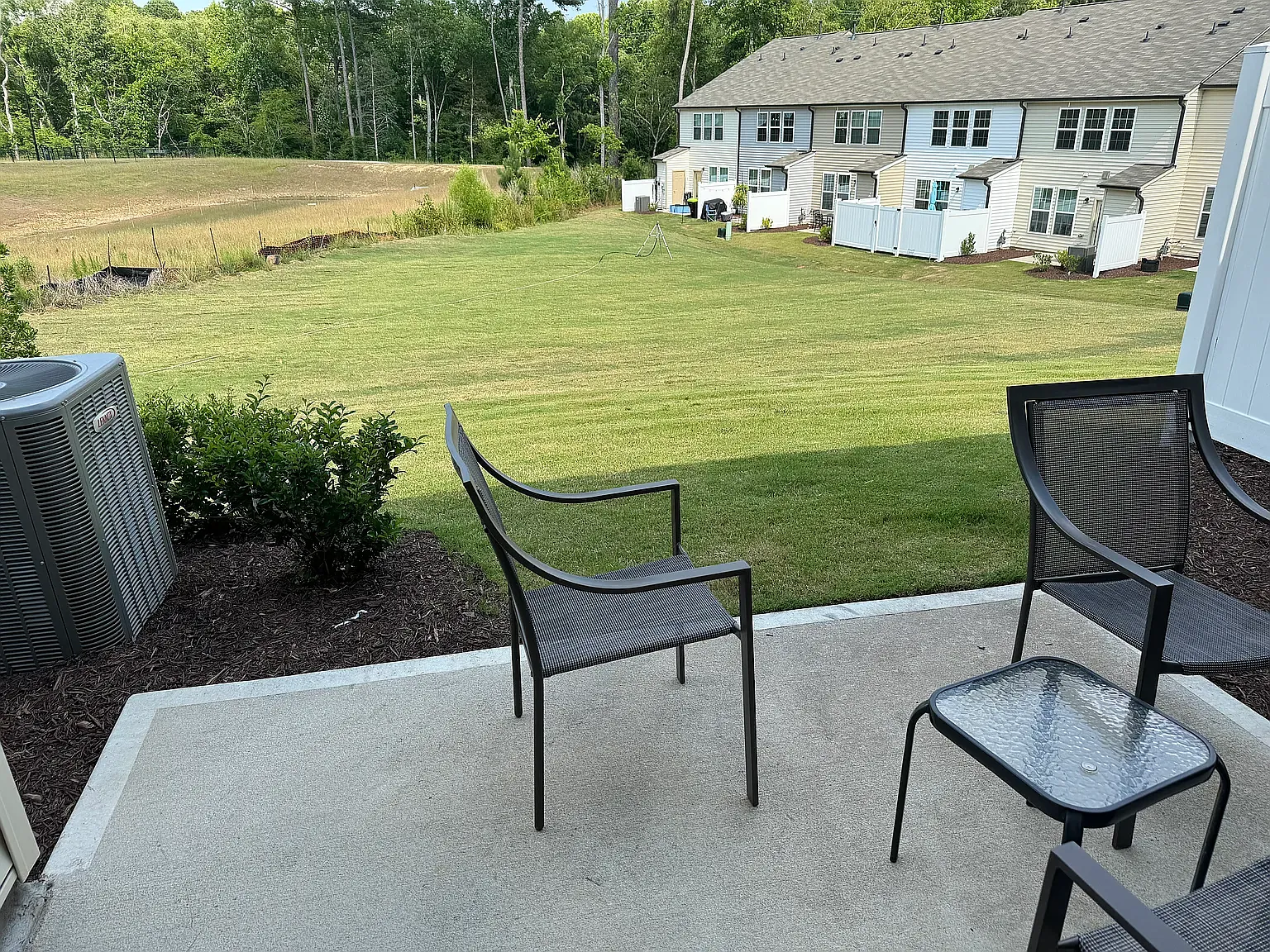 3 bed, 1718 sqft, $1,960 — Photo 2
