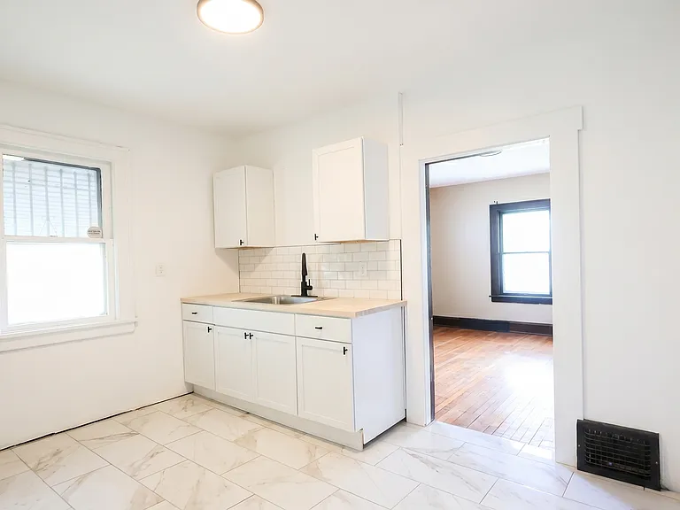 13721 Diana Ave — Photo 9