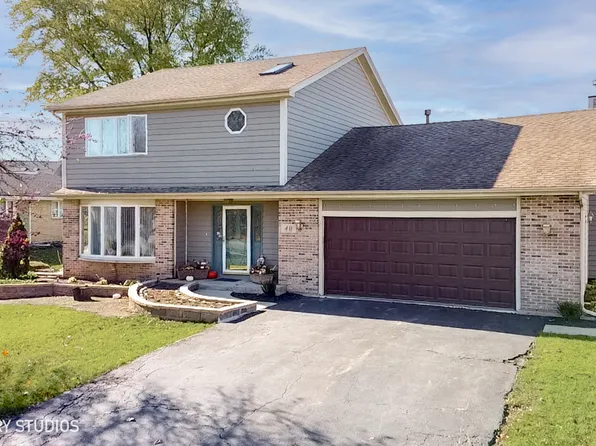 40 Rodenburg Rd, Roselle, IL 60172
