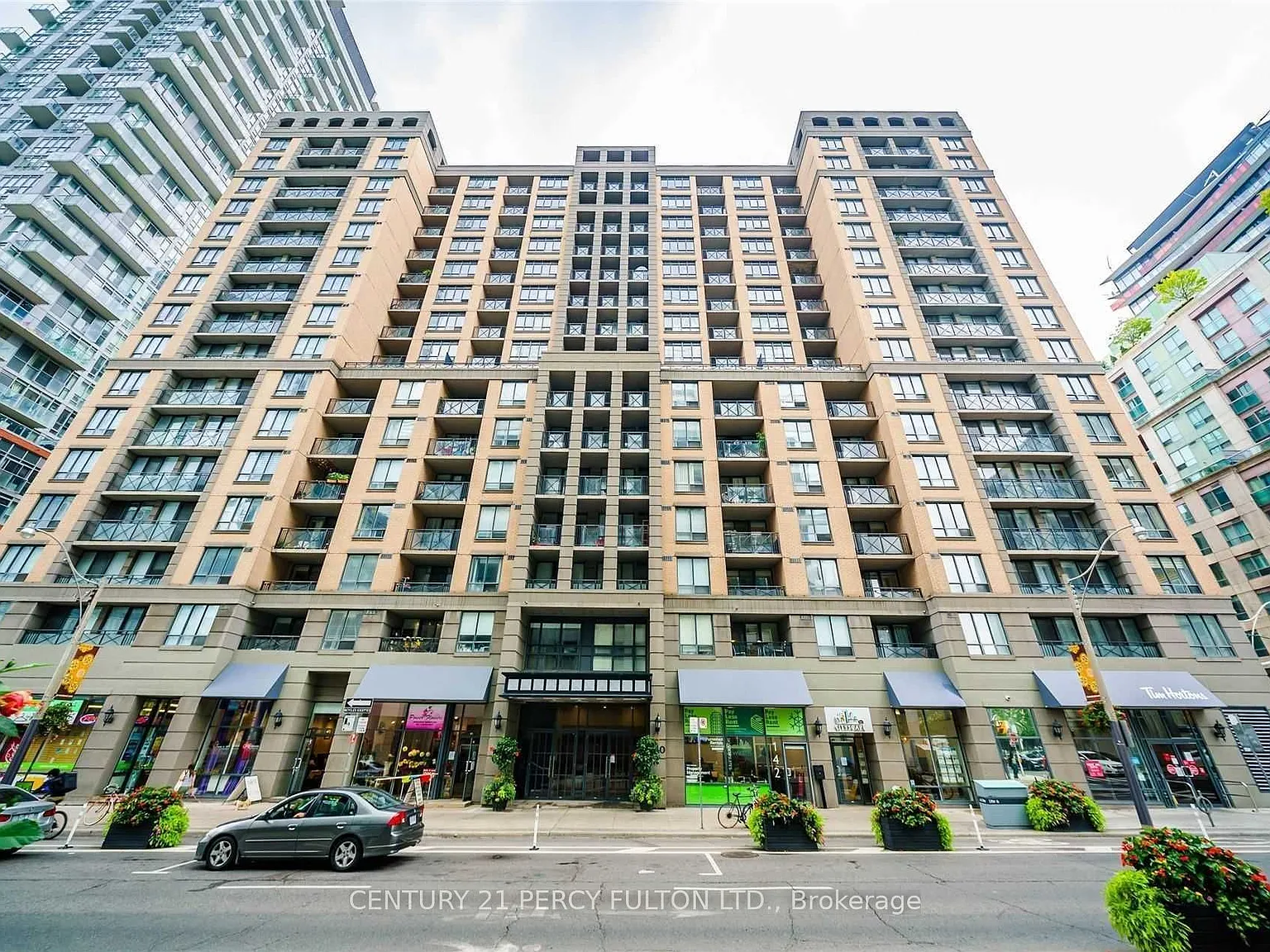 3 bed, $4,950 — Photo 1