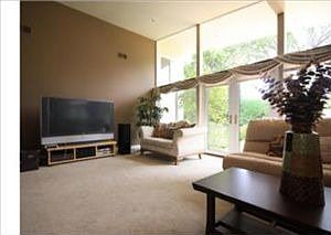 4th image of 28520 Blythewood Dr