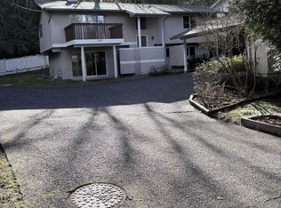 10215 SE 6th St, Bellevue, WA 98004