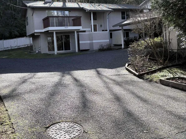 10215 SE 6th St, Bellevue, WA 98004