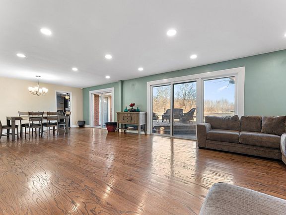 5th image of 6407 Hayes St