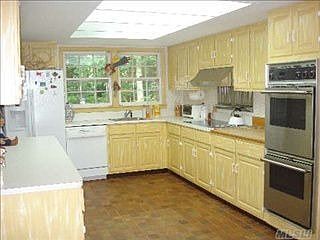 4th image of 21 Bondsburry Ln