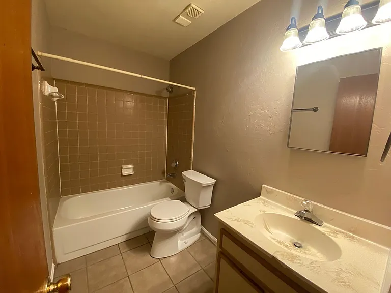 1284 High Rd — Photo 7