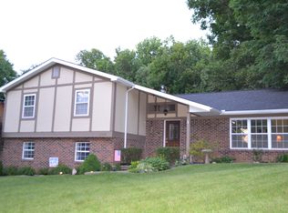 5644 Woodlawn Dr, Newburgh, IN 47630