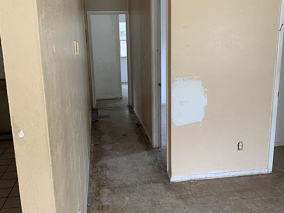 5th image of 4690 Oakland Dr