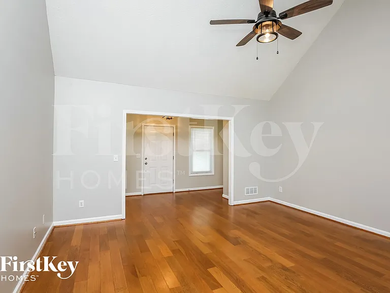 2975 Emerald Springs Dr — Photo 2