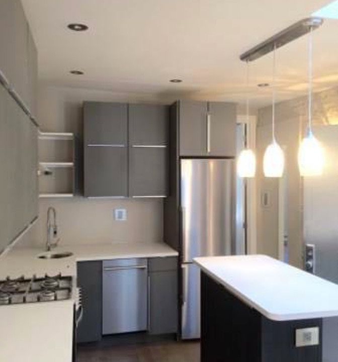 1st image of 412 W 47th St #4