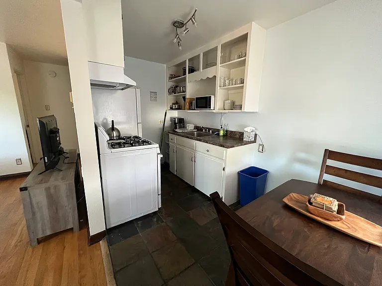 4330 N Clay St — Photo 4
