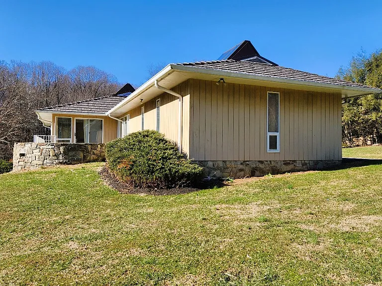 8410 Hawkins Creamery Rd — Photo 42