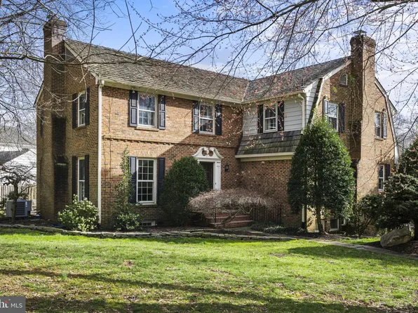 7001 Masters Dr, Rockville, MD 20854