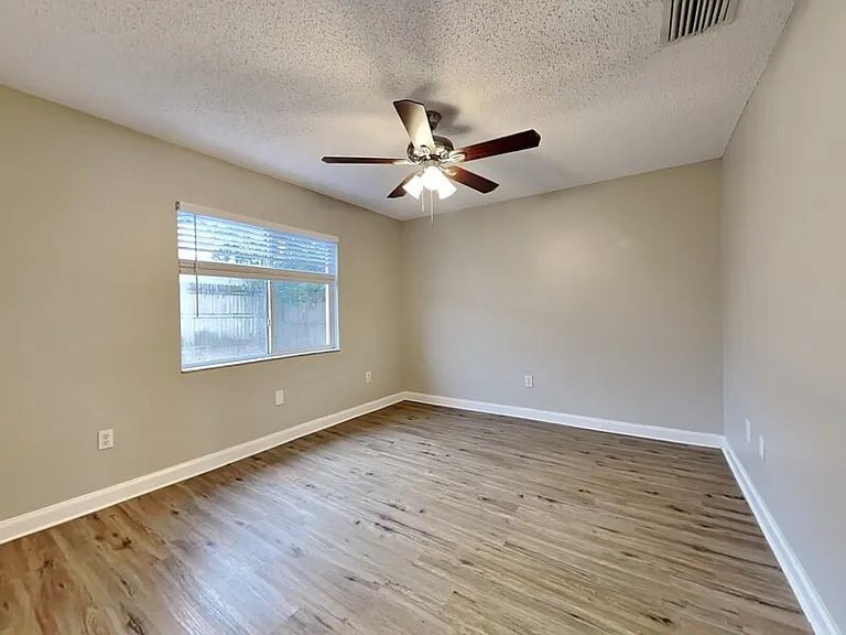 530 Scarlet Maple Ct — Photo 17
