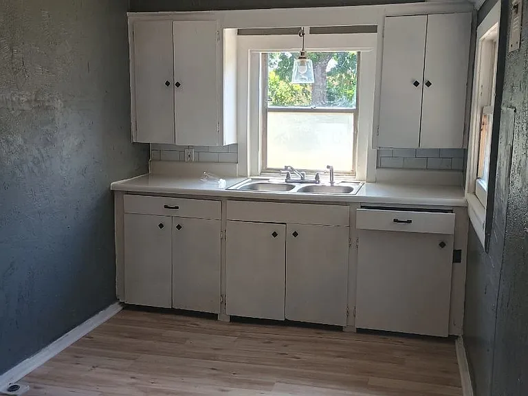 215 NW Arlington Ave #B — Photo 4