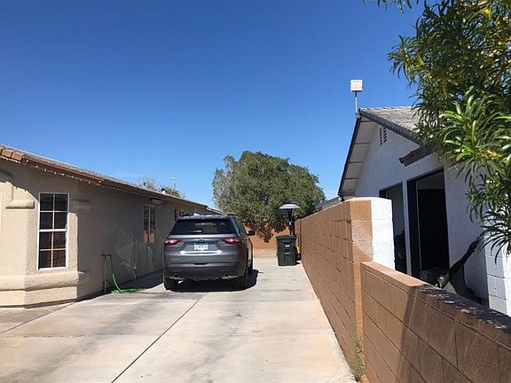 3rd image of 1634 E Monreal Ln