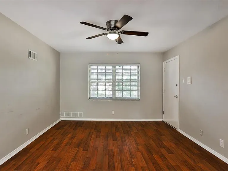 1041 N Clay Ave #C-20 — Photo 8