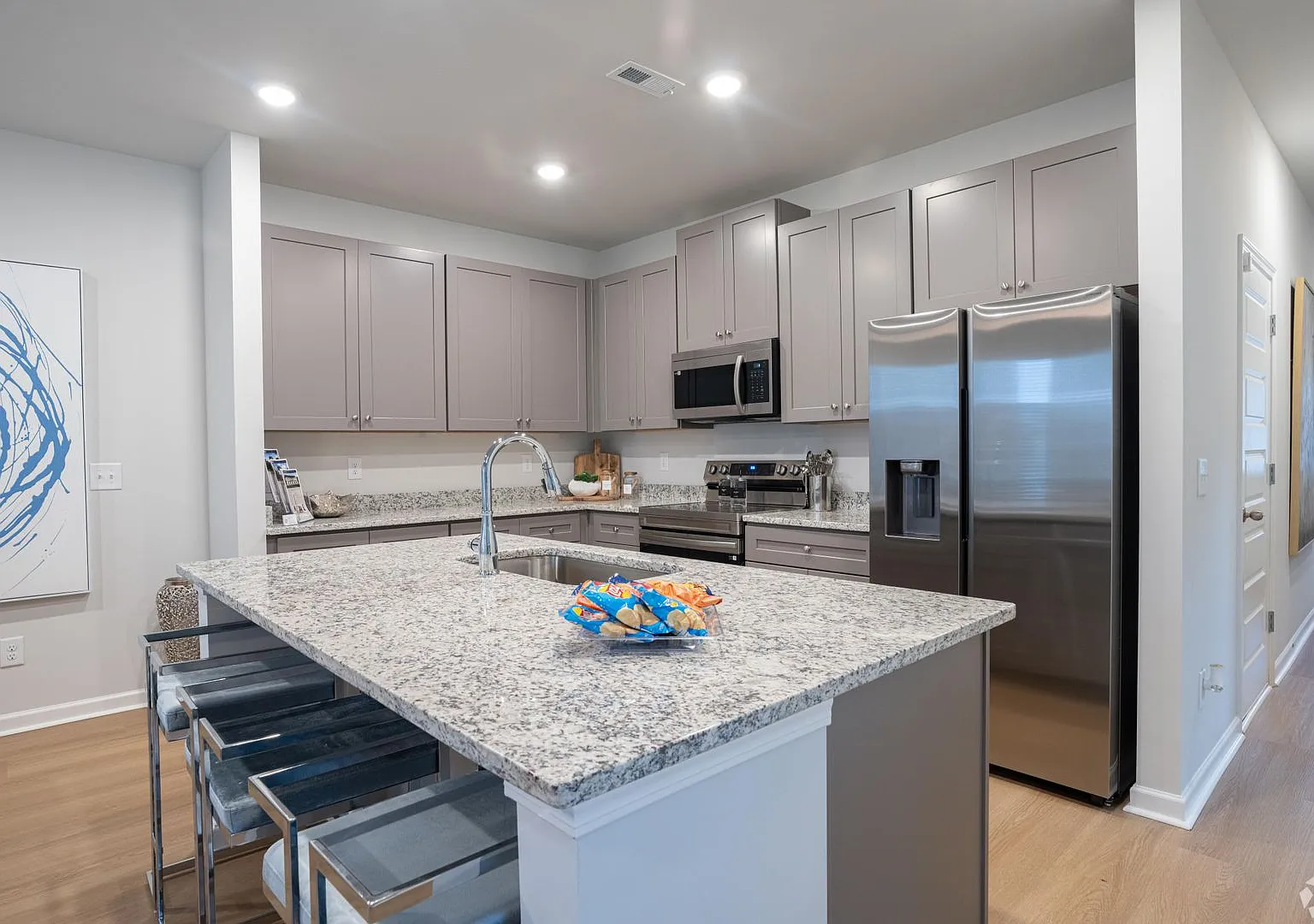 Brand New 3 Bed 2.5 Bathroom Townhomes In Calhoun! — Photo 3