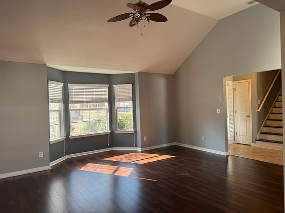 3rd image of 137 Bellington Dr