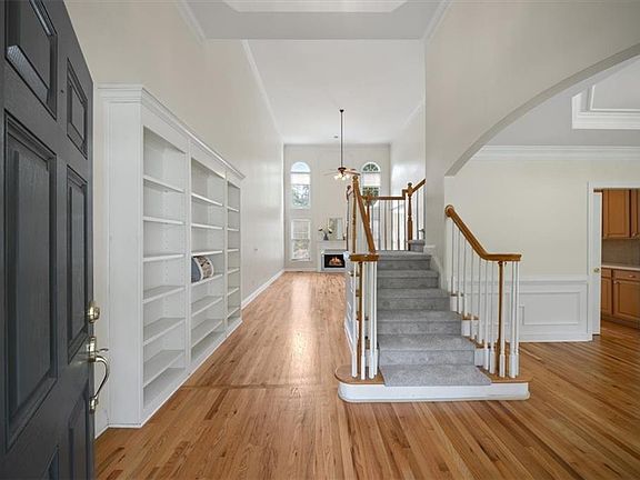 4th image of 4906 Chimney Oaks Dr SE