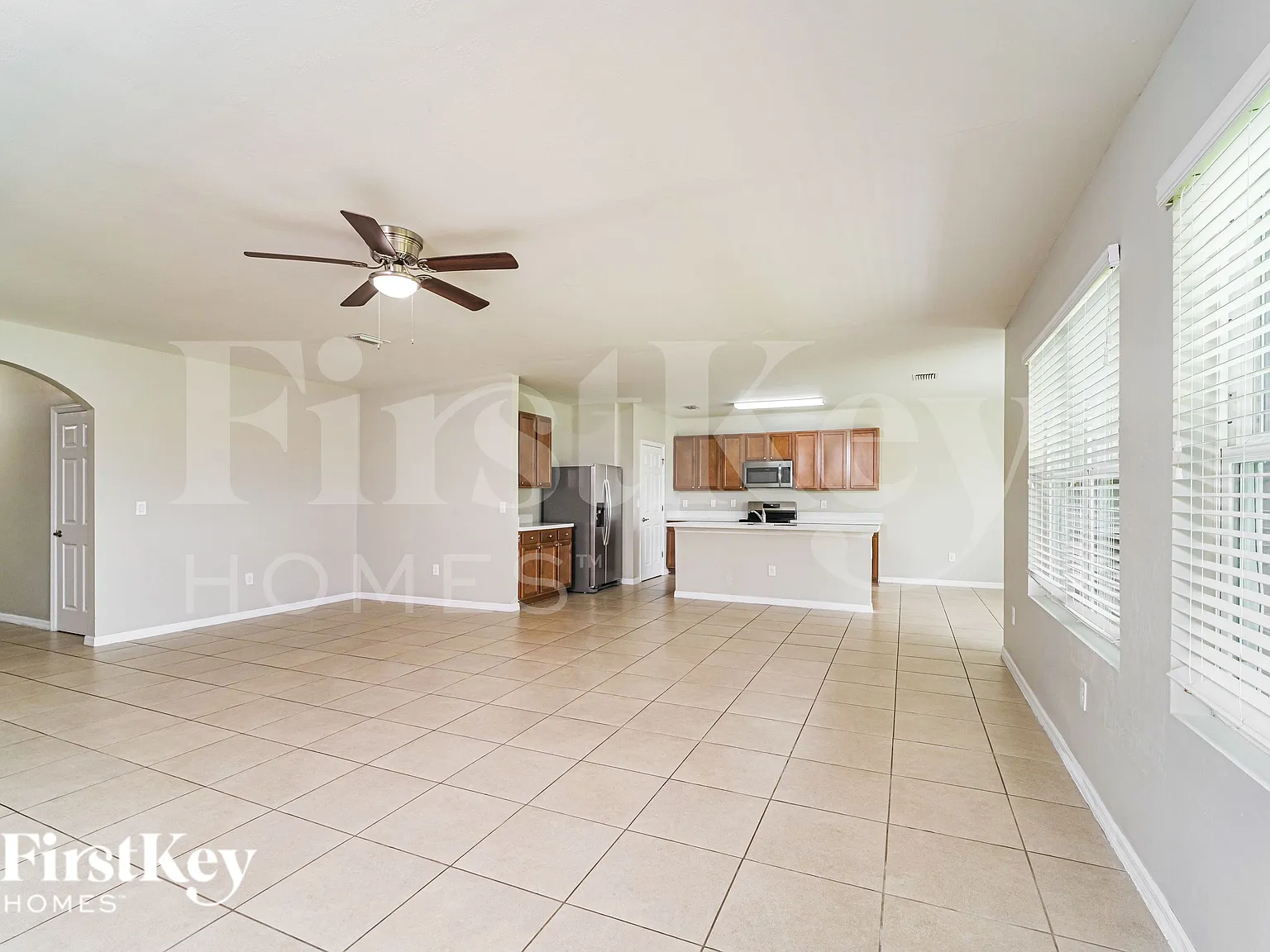 4 bed, 2.0 bath, 2319 sqft, $1,975 — Photo 2