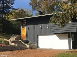 45152 Byrne Ct, Northville, MI 48167