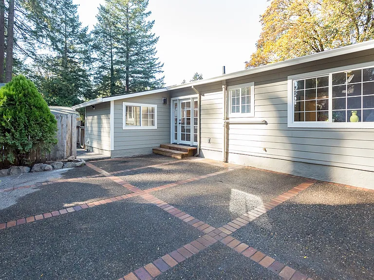 5262 Rosewood St — Photo 49