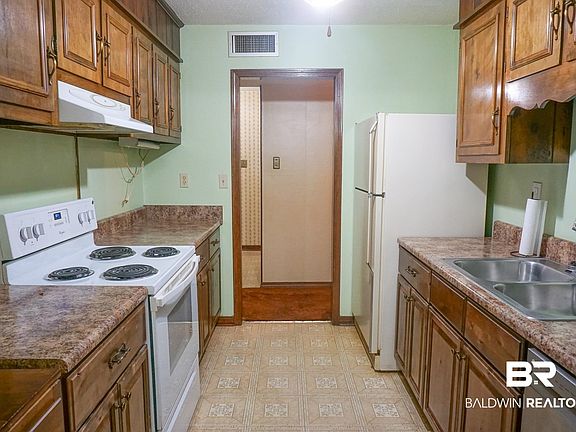 5th image of 1834 Charlene Ct