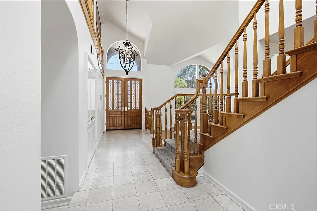 4 bed, 3662 sqft, $7,900 — Photo 4