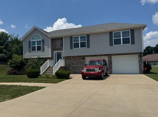 (Undisclosed Address), Vine Grove, KY 40175