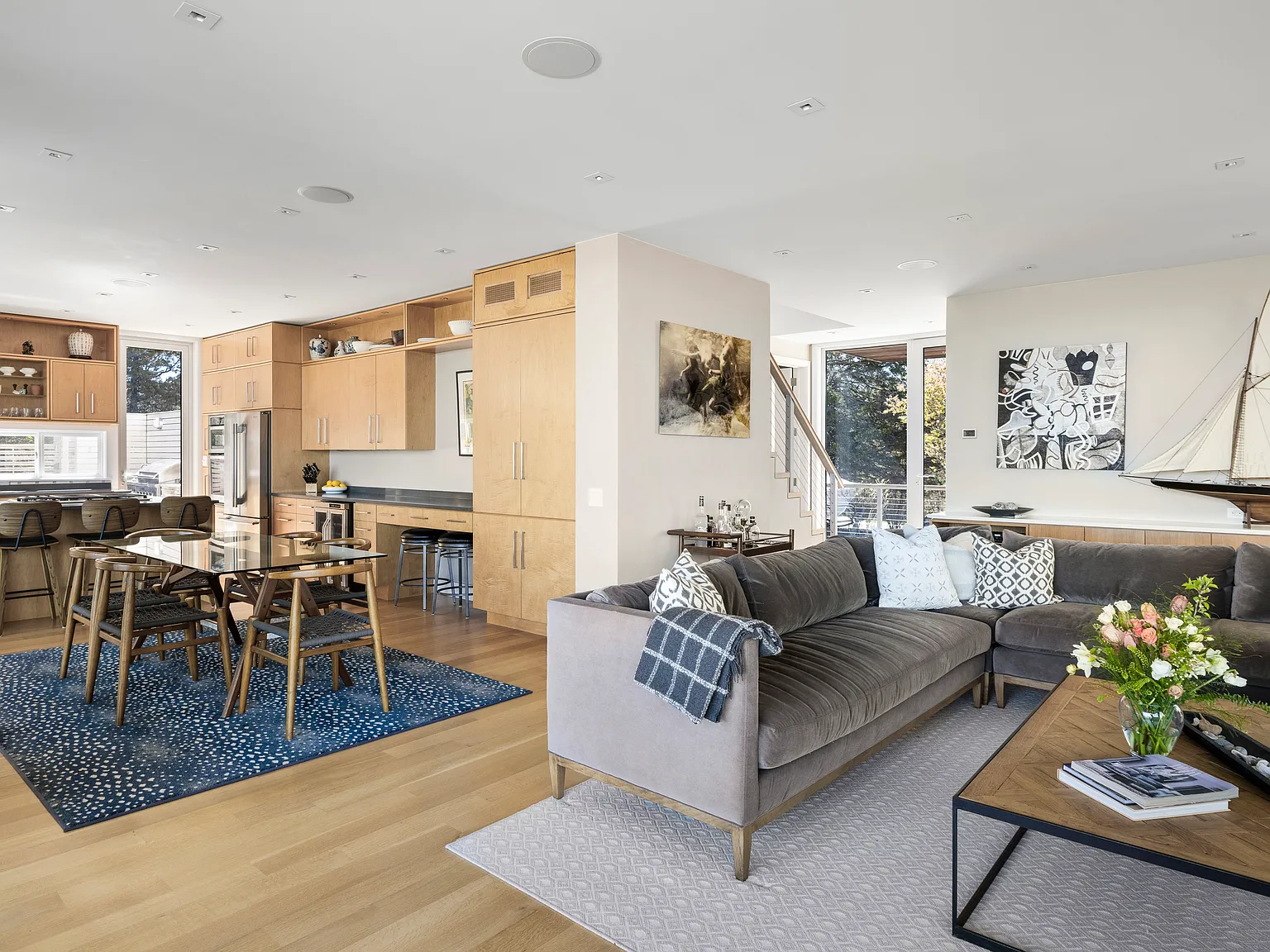 Live The Hamptons Dream On Sag Harbor Cove — Photo 3