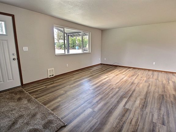 2nd image of 6725 125th Street Ct E