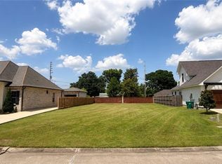245 Oak Dale Dr, Gretna, LA 70056