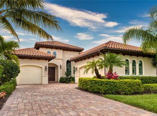 7501 Lantana Cir, Naples, FL 34119