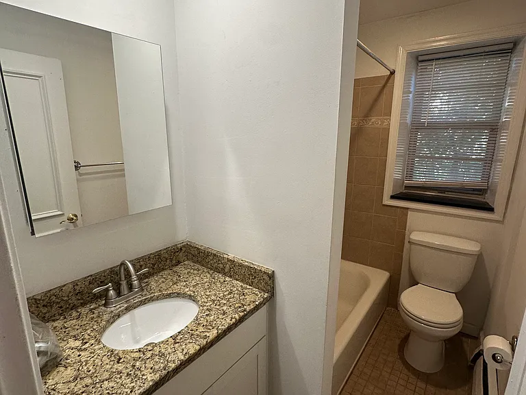 53 Llanfair Rd #A — Photo 8