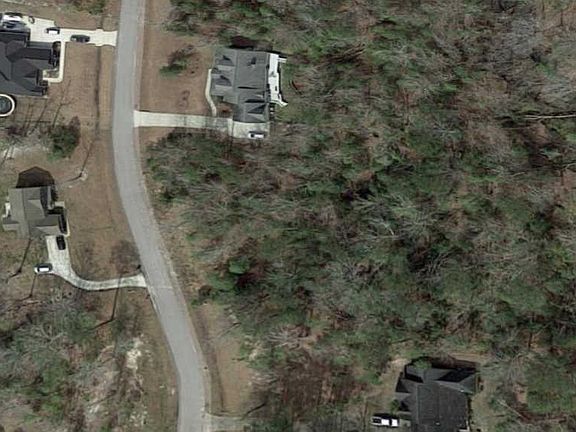 3rd image of 212 Mickelson Dr