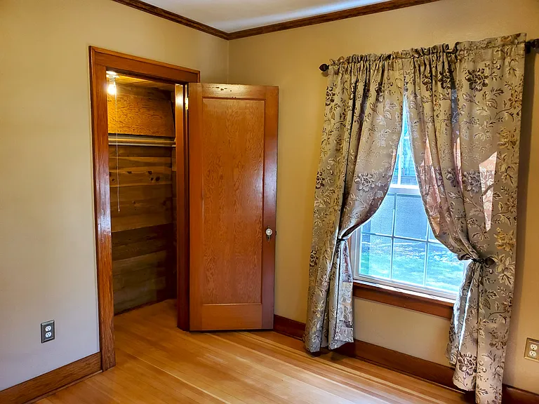 1126 Rainier Ave — Photo 17