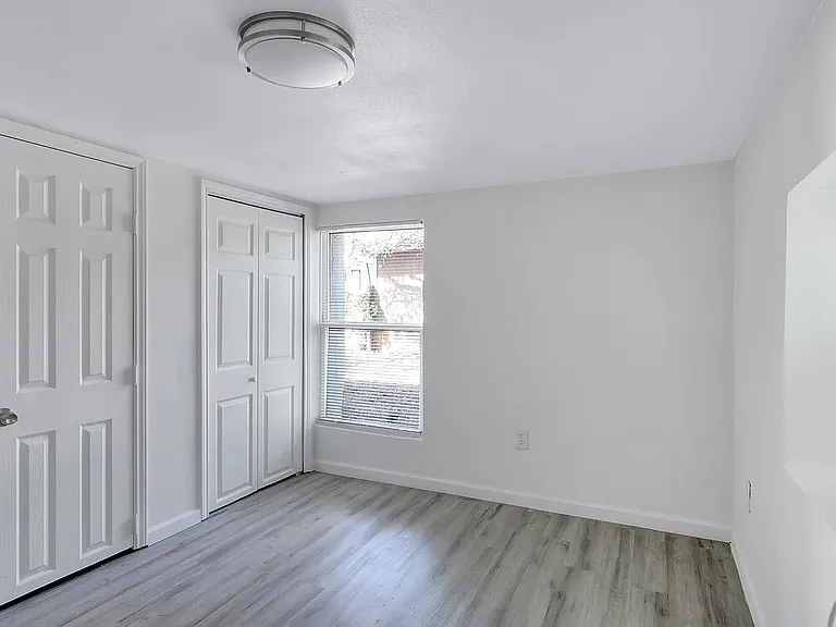 2735 Stuart Dr — Photo 3