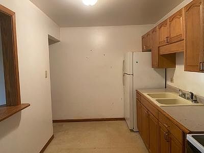 4th image of 22516 S Jackson Ct #5D