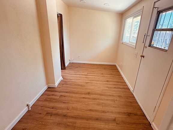 5th image of 25280 Van Leuven St