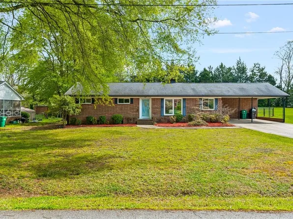204 Seward Ave, High Point, NC 27265