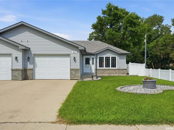 910 1st STREET W, Assiniboia, SK S0H 0B0